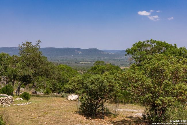 546 Beulah Pl, House other with 3 bedrooms, 3 bathrooms and null parking in Utopia TX | Image 10