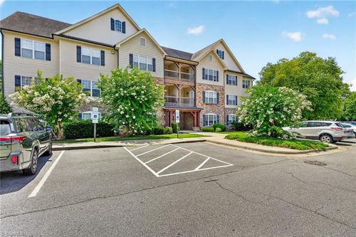 3c-4722 Tatton Park Cir, Winston-Salem, NC, 27103-5371 | Card Image