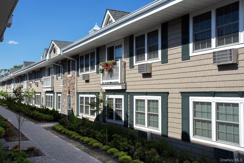 b3-333 Candee Ave, Sayville, NY, 11782-3037 | Card Image