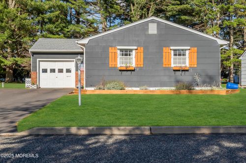 1086 Edgebrook Dr S, Toms River, NJ, 08757-4503 | Card Image