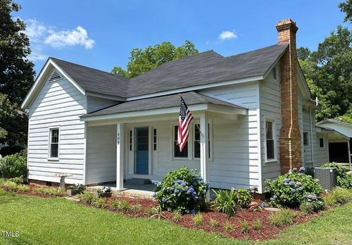 408 W North St, Roseboro, NC, 28382-6004 | Card Image