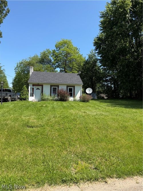 465 2nd Street Sw, Brewster, OH, 44613 | Card Image