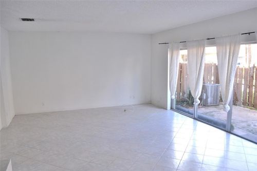 4-8237 Nw 8th Ct, Plantation, FL, 33324-1203 | Card Image