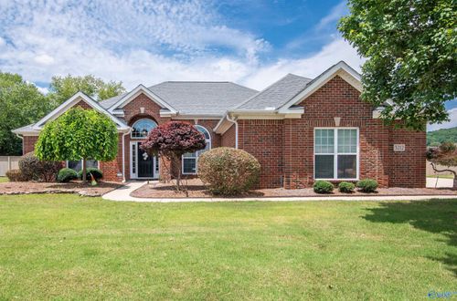 3212 Sandstone St Se, Owens Cross Roads, AL, 35763-7017 | Card Image