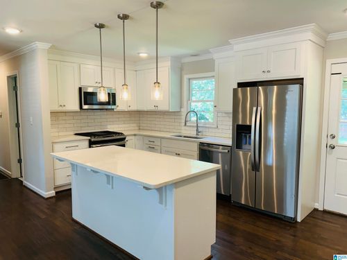 3228 Ridgely Ct, Vestavia, AL, 35243-5100 | Card Image