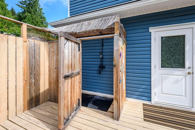 Outdoor shower | Image 10