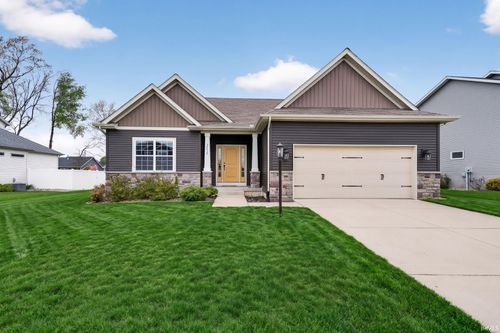 54715 Pierre Trails Dr, Osceola, IN, 46561-8787 | Card Image