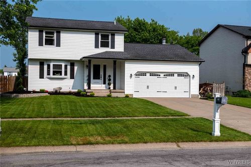 2175 Hobblebush Ln, Lake View, NY, 14085-9603 | Card Image