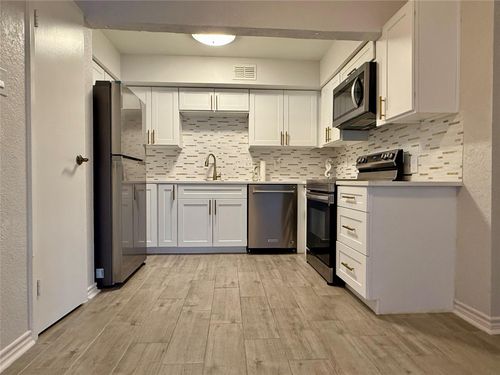 apt-901-18515 Egret Bay Blvd, Houston, TX, 77058-3276 | Card Image