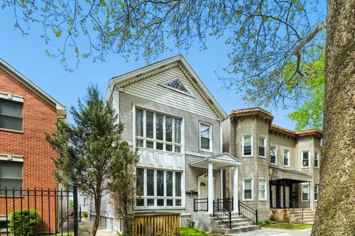 2068 Campbell Ave, Chicago, IL, 60647-6447 | Card Image