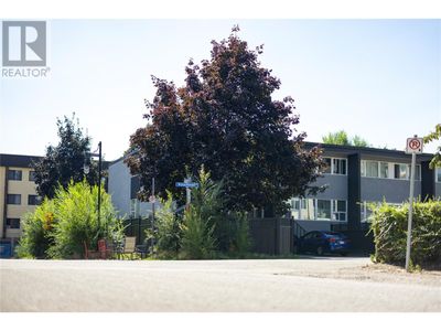 9 - 545 Rosemead Ave, Townhouse with 3 bedrooms, 2 bathrooms and 2 parking in Kelowna BC | Image 3