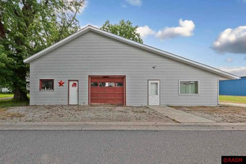 20 S Renville St, Winthrop, MN, 55396 | Card Image