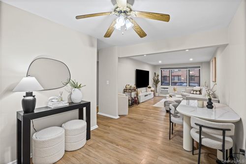1b-1 Birchwood Ct, Mineola, NY, 11501-4501 | Card Image