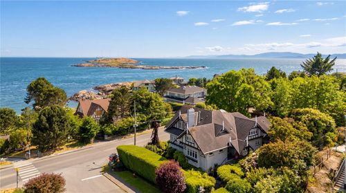 318 Newport Ave, Victoria, BC, V8S5C5 | Card Image