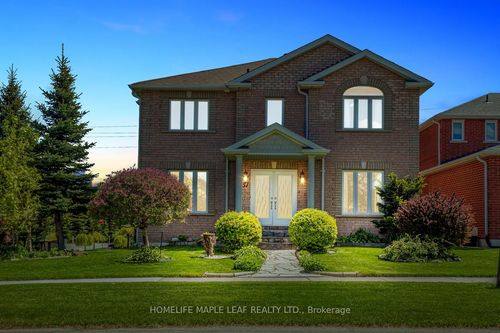 37 St Ave, Bradford, ON, L3Z3E6 | Card Image