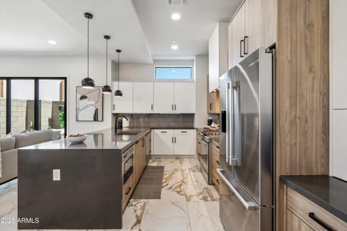 20-377 E Windsor Ave, Phoenix, AZ, 85004-1354 | Card Image