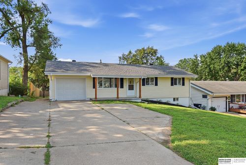 541 E 5th St, Papillion, NE, 68046-2208 | Card Image