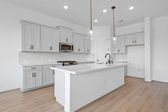 Note: Sample product photo. Actual exterior and interior selections may vary by homesite. Photo may be virtually staged | Image 12
