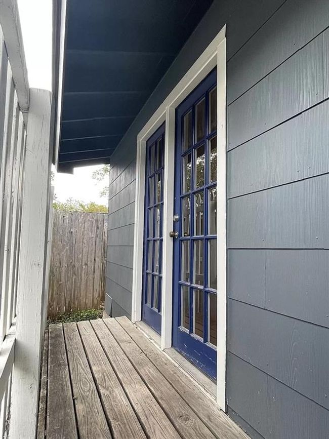 View of deck | Image 11