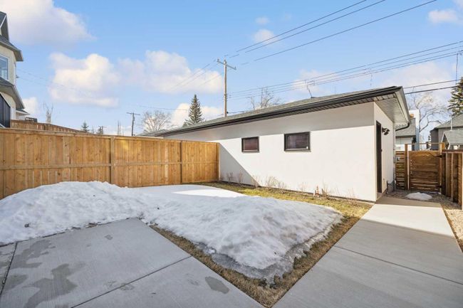 2108 28 Avenue Sw, Home with 4 bedrooms, 3 bathrooms and 2 parking in Calgary AB | Image 40