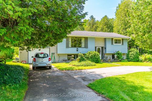 17 Front St, South Bruce Peninsula, ON, N0H2T0 | Card Image