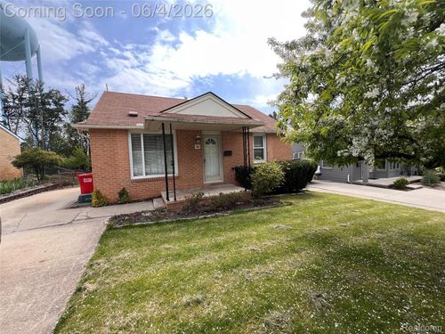 762 Miller Ave, Rochester, MI, 48307-2227 | Card Image