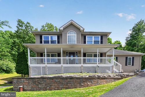 316 Reagan Dr, East Stroudsburg, PA, 18301-7971 | Card Image