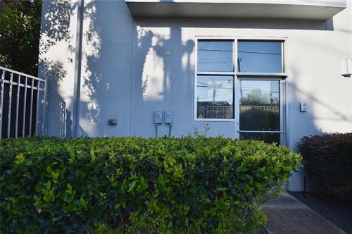 207 Pierce St, Houston, TX, 77002-8694 | Card Image