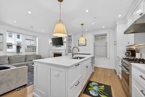 1-521 East 8th, Boston, MA, 02127 | Card Image