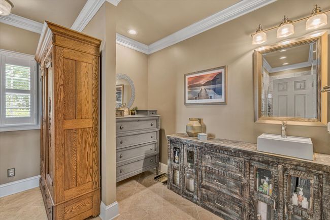 220 Village Lane (22) | Image 14