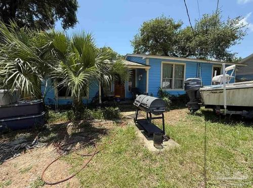 215 Hermey Ave, Pensacola, FL, 32507-2429 | Card Image