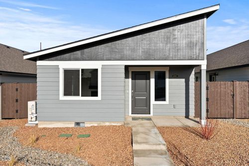 136-4020 Sw Pumice Avenue, Redmond, OR, 97756 | Card Image