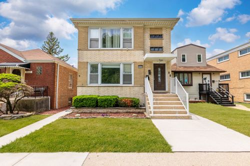 3838 Ridgeland Ave, Berwyn, IL, 60402-6395 | Card Image
