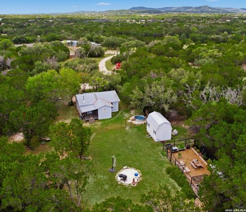 957 Deer Forest Dr, Pipe Creek, TX, 78063-5316 | Card Image