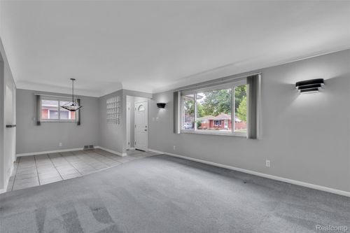 22641 Millenbach St, Saint Clair Shores, MI, 48081-2598 | Card Image