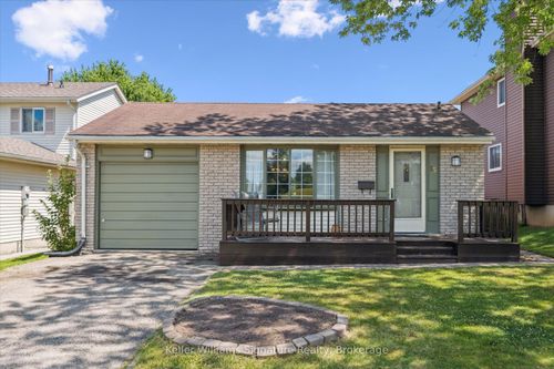 35 Parkland Cres, Kitchener, ON, N2N1R5 | Card Image