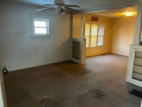 1826 Dakota Ave, Flint, MI, 48506-4649 | Card Image