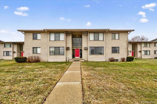 4-32650 Mound Rd, Warren, MI, 48092-1234 | Card Image