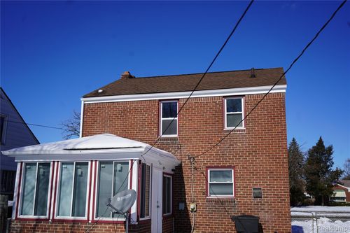 7241 W Outer Dr, Detroit, MI, 48235-3107 | Card Image