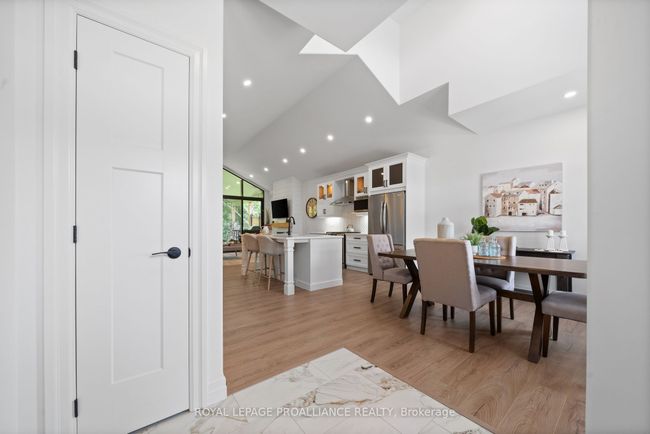 48 Deerview Dr, House other with 3 bedrooms, 3 bathrooms and 4 parking in Quinte West ON | Image 4
