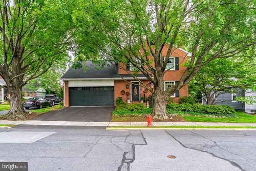263 Noble St, Lititz, PA, 17543-1211 | Card Image