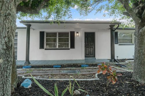 9135 Suffolk Ln, PORT RICHEY, FL, 34668-5148 | Card Image