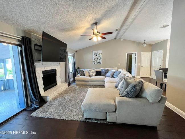 10661 Hearthstone Dr, House other with 3 bedrooms, 2 bathrooms and null parking in Jacksonville FL | Image 4