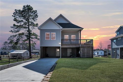 105 Barracuda St, Moyock, NC, 27958-9389 | Card Image