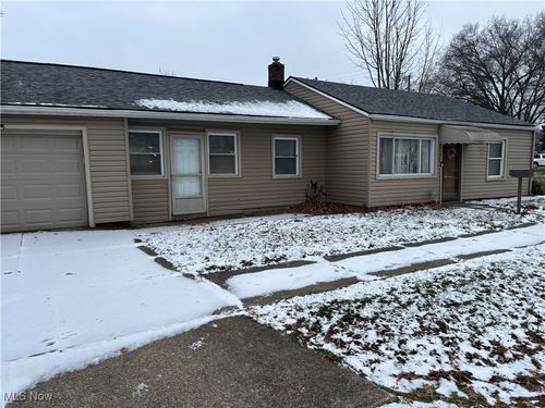 2407 Nesmith Lake Blvd, Akron, OH, 44314-3526 | Card Image