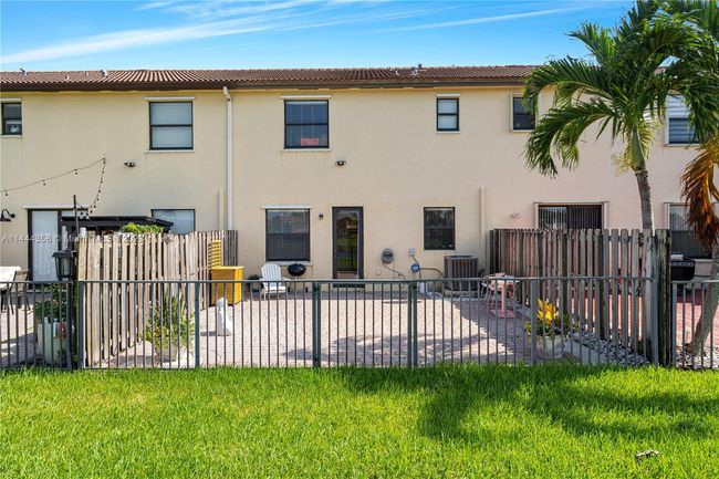 0 - 16317 Sw 71st Ter, Townhouse with 3 bedrooms, 2 bathrooms and null parking in Miami FL | Image 25
