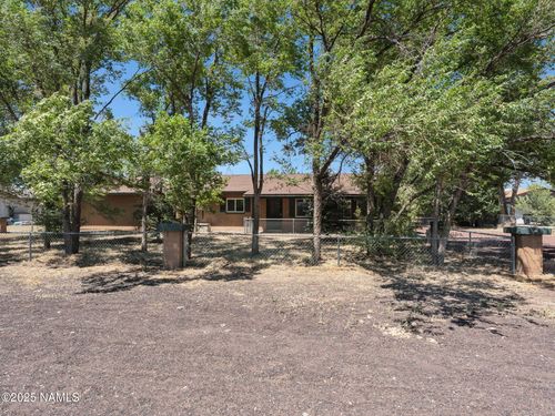 7917 Saturn Dr, Flagstaff, AZ, 86004-1163 | Card Image