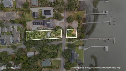 2205 Front St, Beaufort, NC, 28516-9317 | Card Image