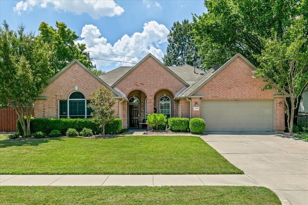 Queenston Dr, Grand Prairie, TX 75050
