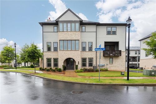 3900 Danube Ln, Atlanta, GA, 30339-2321 | Card Image